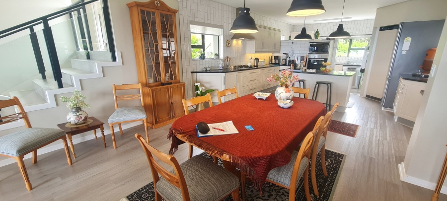 3 Bedroom Property for Sale in Village On Sea Western Cape